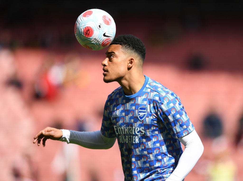 arsenal-loan-star-s-dad-goes-on-the-pitch-and-has-huge-argument-with