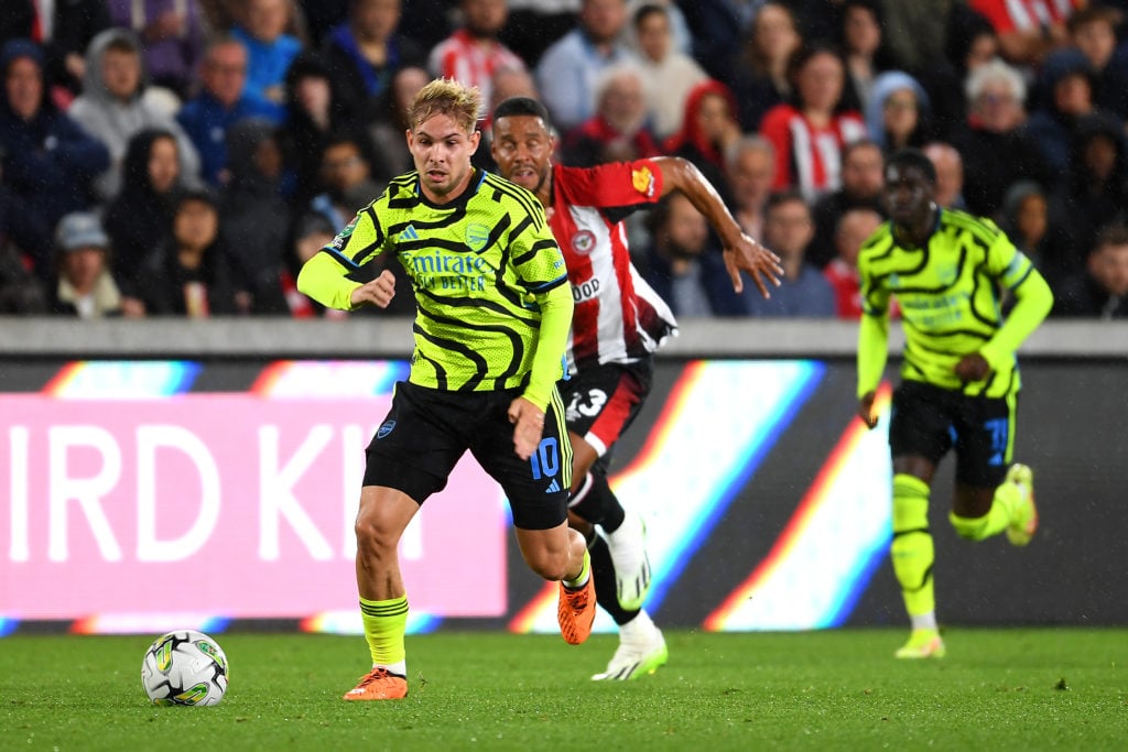 Arsenal midfielder Emile Smith Rowe in action vs Brentford in Carabao Cup before injury