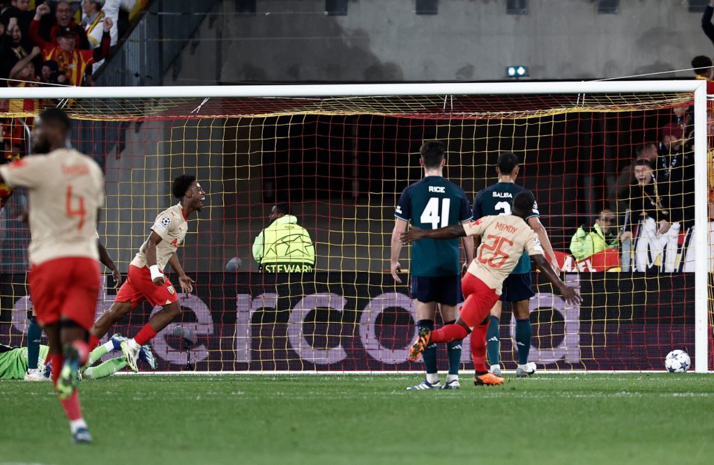 Elye Wahi celebrates scoring RC Lens' winning goal vs Arsenal in Champions League