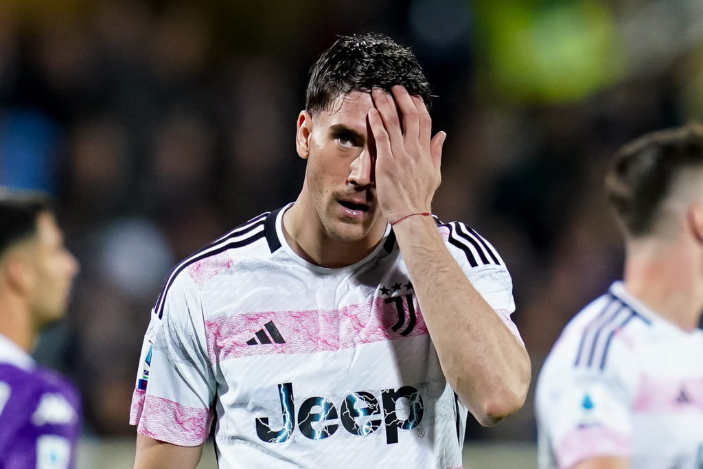Juventus striker Dusan Vlahovic in Serie A action vs ACF Fiorentina amid transfer interest from Arsenal manager Mikel Arteta