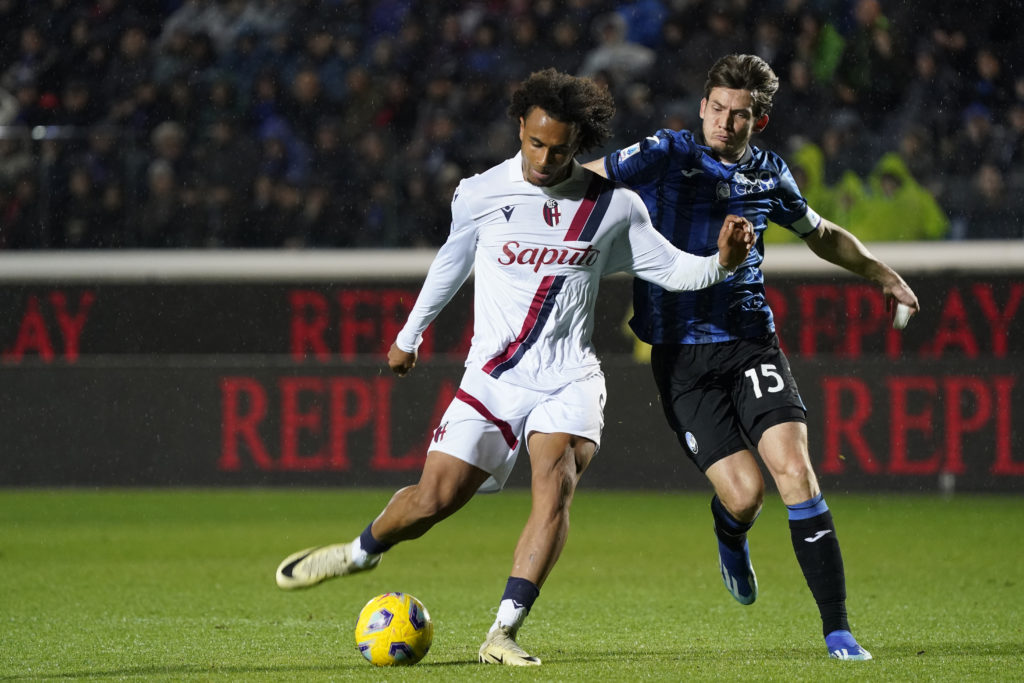 Bologna striker Joshua Zirkzee in Serie A action vs Atalanta BC amid transfer interest