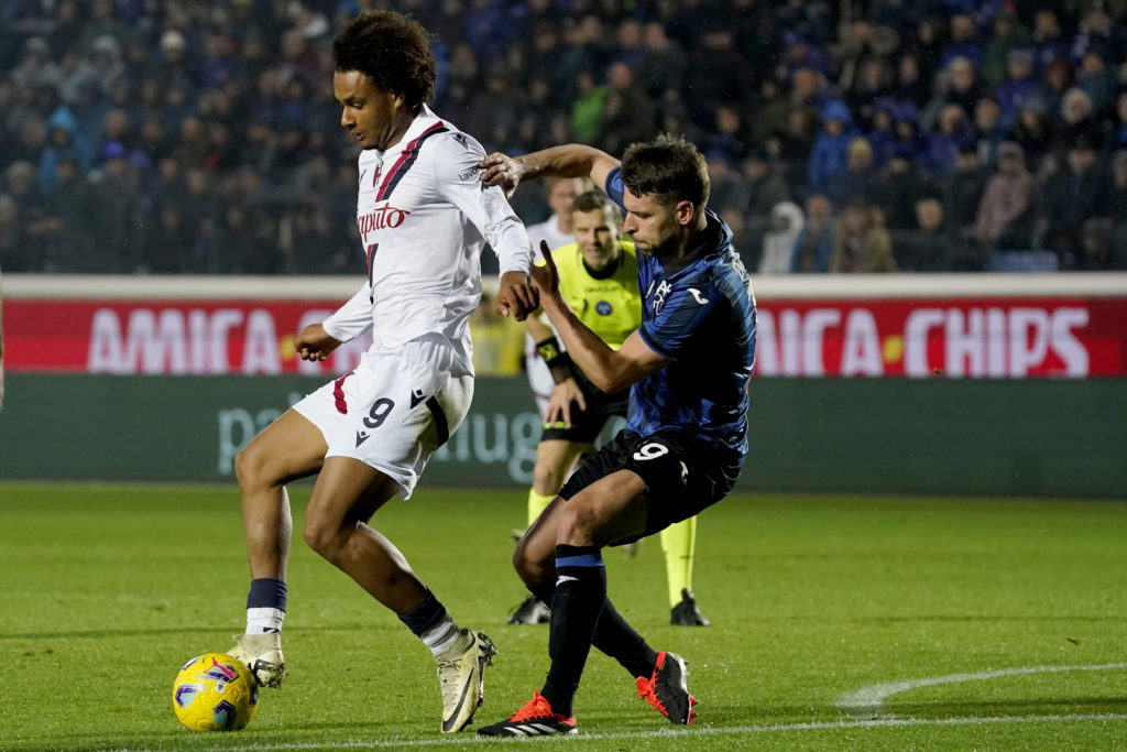 Bologna striker Joshua Zirkzee in Serie A action vs Atalanta BC amid transfer interest