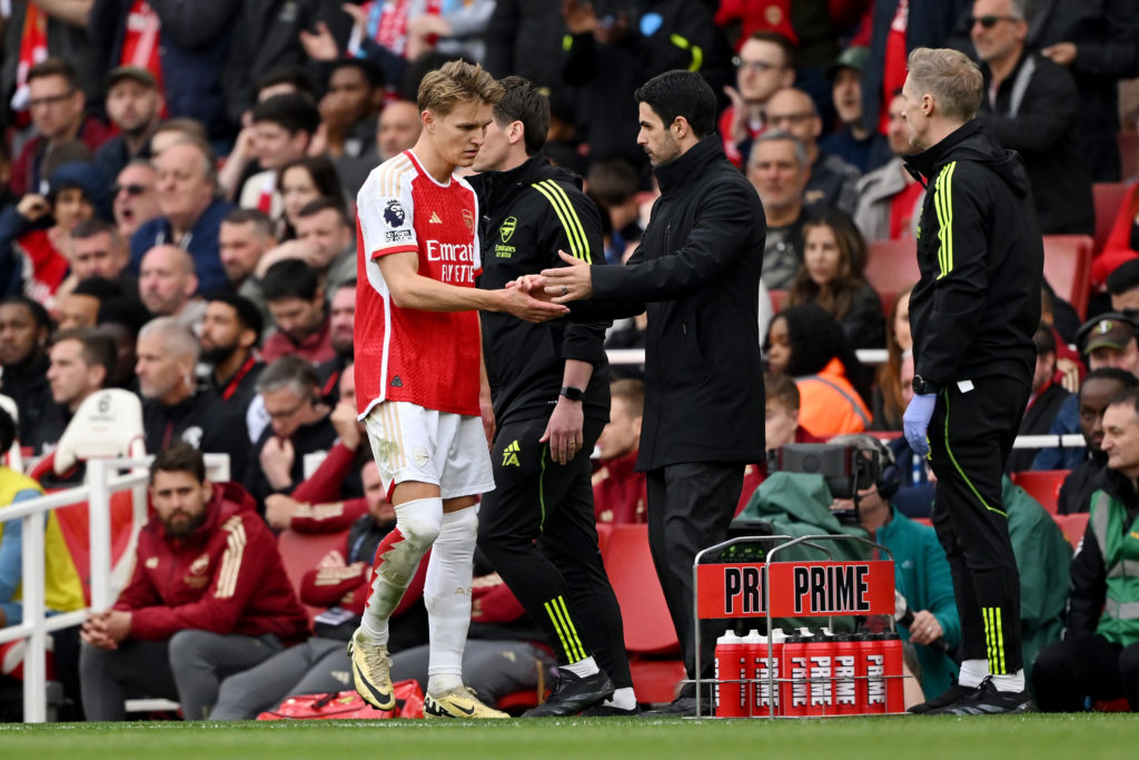 Arsenal FC v Aston Villa - Premier League