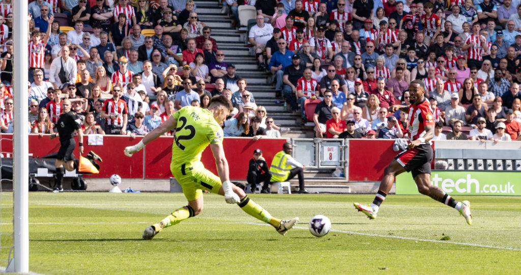Brentford FC v Newcastle United - Premier League