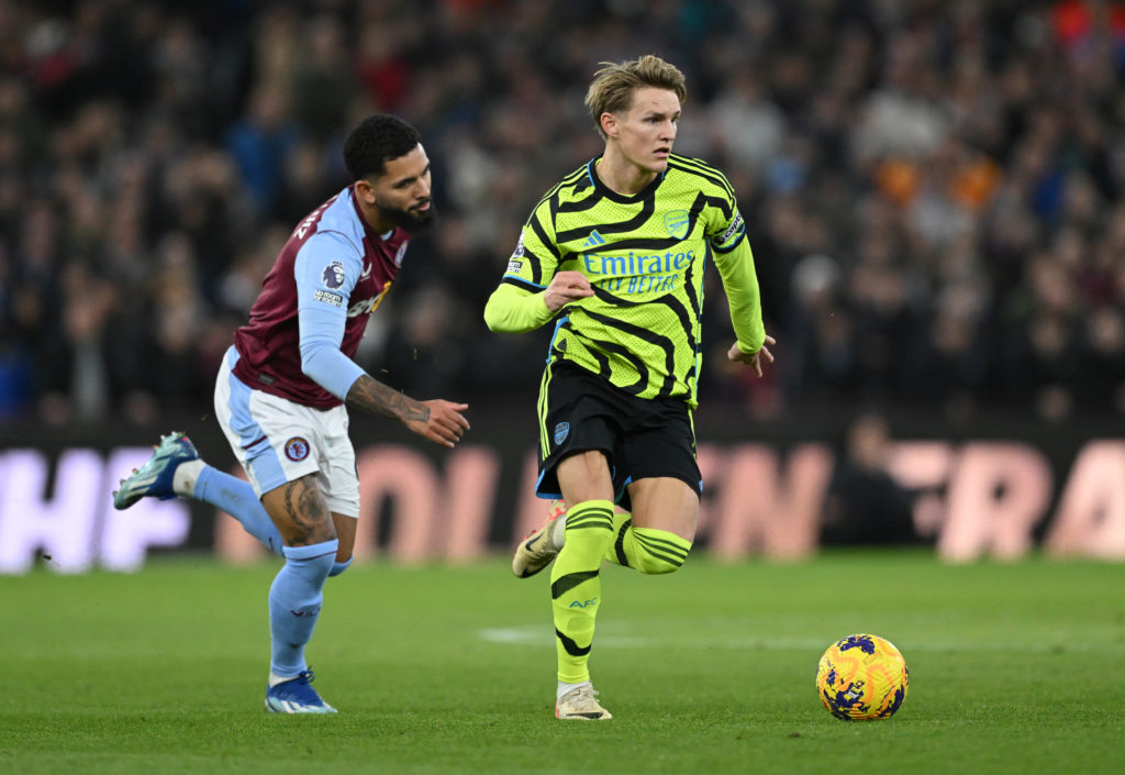 Aston Villa v Arsenal FC - Premier League