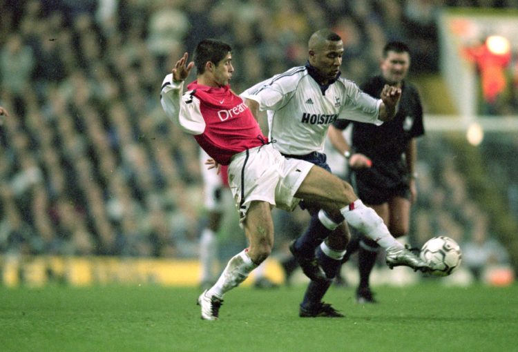 18 Dec 2000:  Les Ferdinand (right) of Tottenham Hotspur is challenged by Silvinho of Arsenal during the FA Carling Premiership match at White Hart...