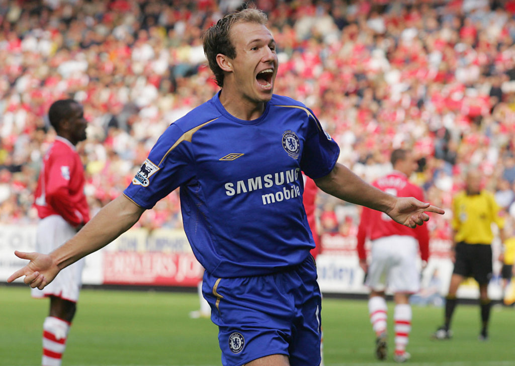 Arjen Robben of Chelsea celebrates his g