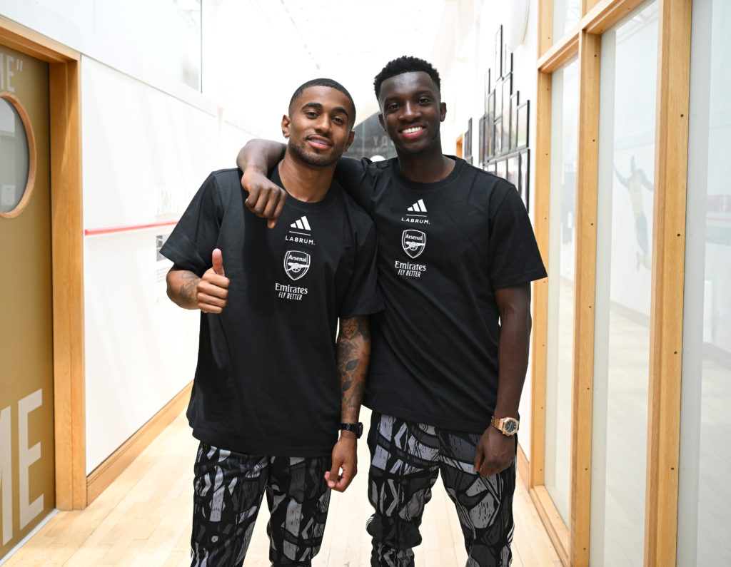 Arsenal Depart for Pre-Season Tour