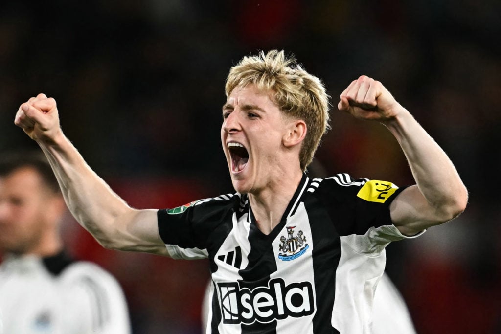 Anthony Gordon celebrating during a Newcastle United game