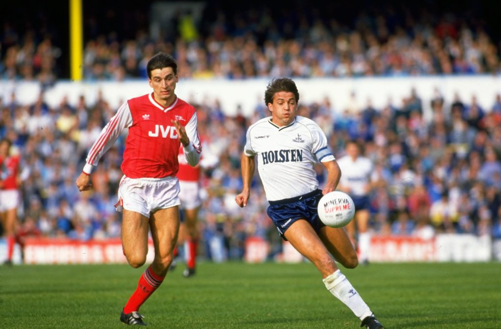 Alan Smith of Arsenal and Gary Mabbutt of Tottenham Hotspur