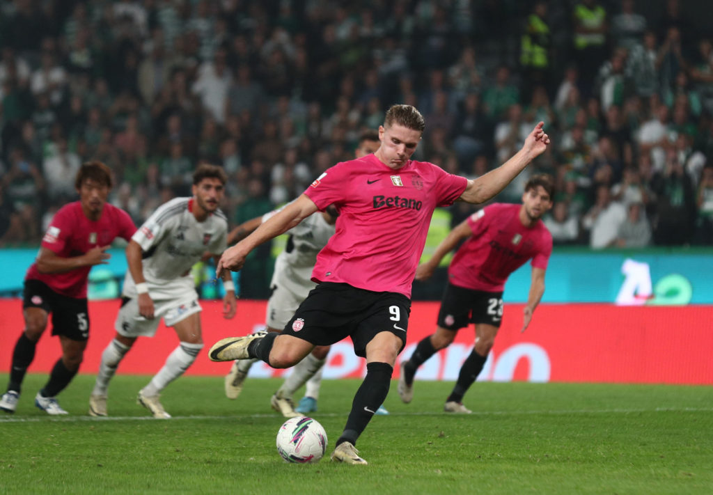 TOPSHOT-FBL-POR-LIGA-SPORTING-CASA PIA