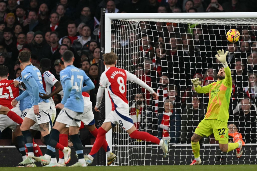 TOPSHOT-FBL-ENG-PR-ARSENAL-MAN CITY