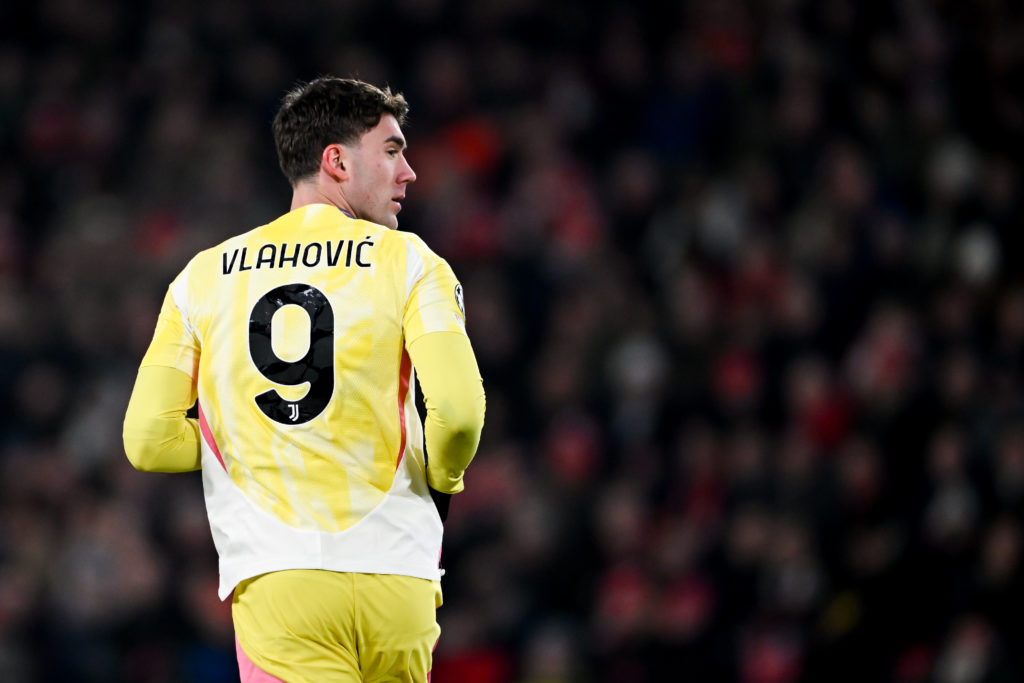 Arsenal target Dusan Vlahovic running during a Juventus game