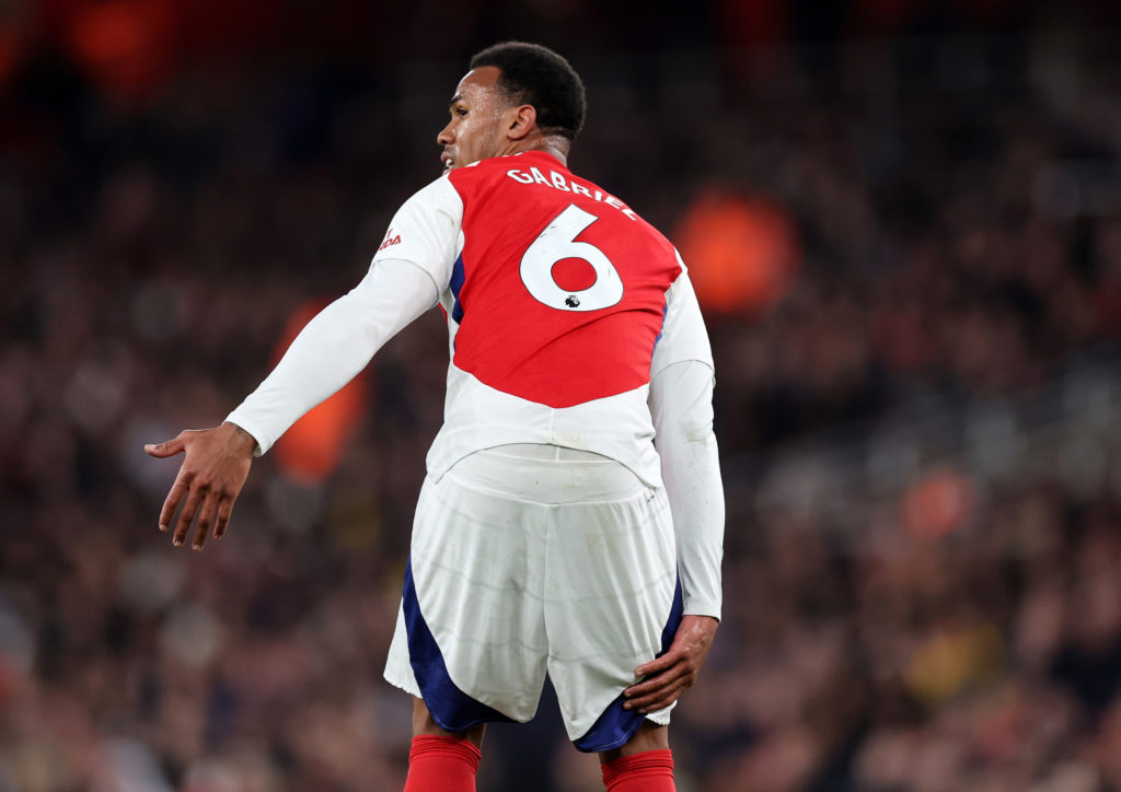 Arsenal FC v Fulham FC - Premier League