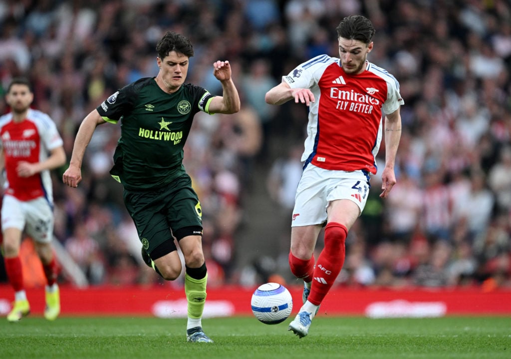 Christian Norgaard challenges Declan Rice during Arsenal FC v Brentford FC in the Premier League clash.