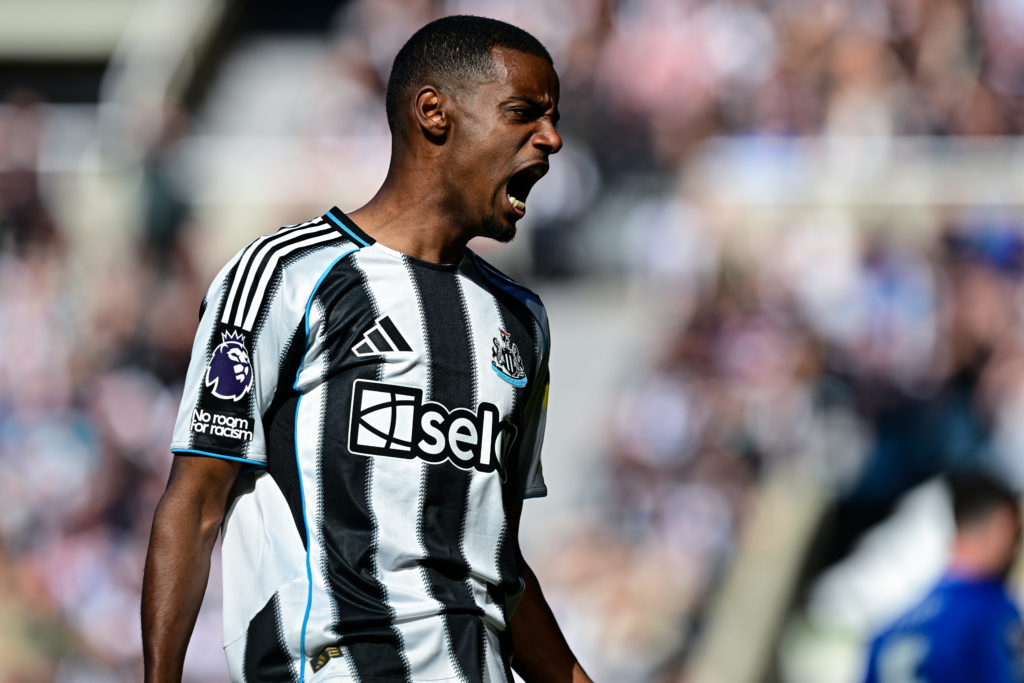 Alexander Isak in action during Newcastle United FC v Everton FC in the Premier League clash.
