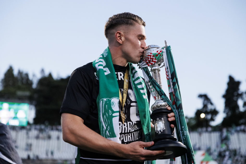 Viktor Gyokeres celebrates after SL Benfica v Sporting CP in the Portuguese Cup 2024/2025 Final.
