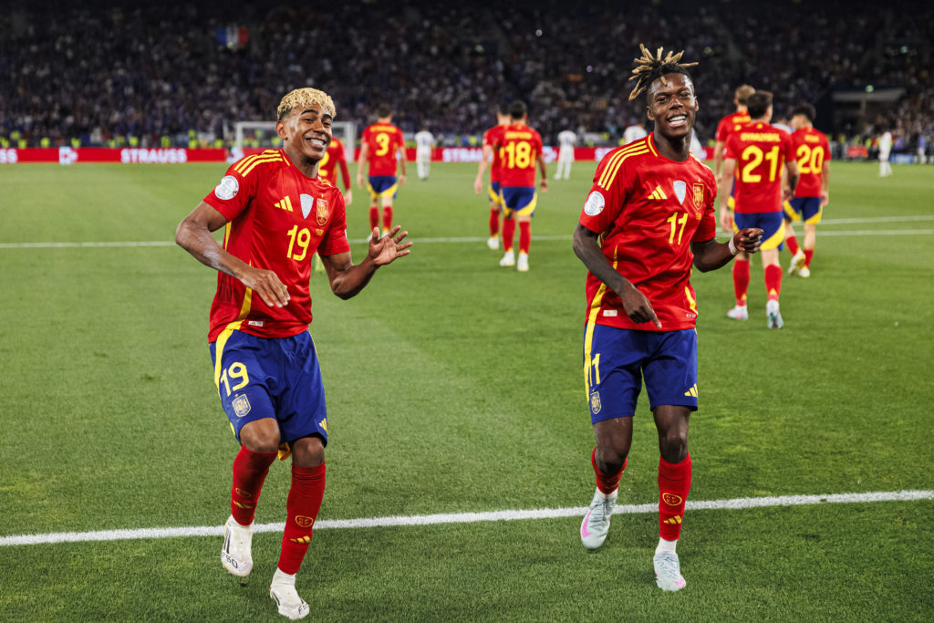 Nico Williams celebrates scoring for Spain against France with Lamine Yamal.