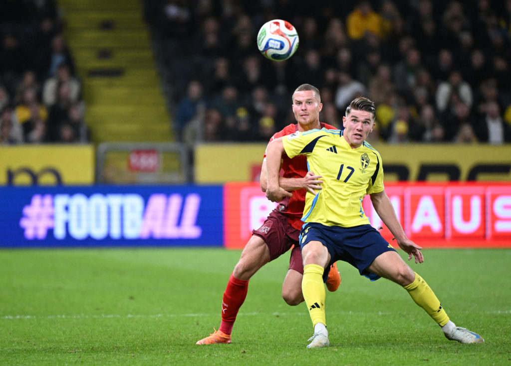 Viktor Gyokeres battles for the ball with Nico Elvedi during Sweden vs Switzerland