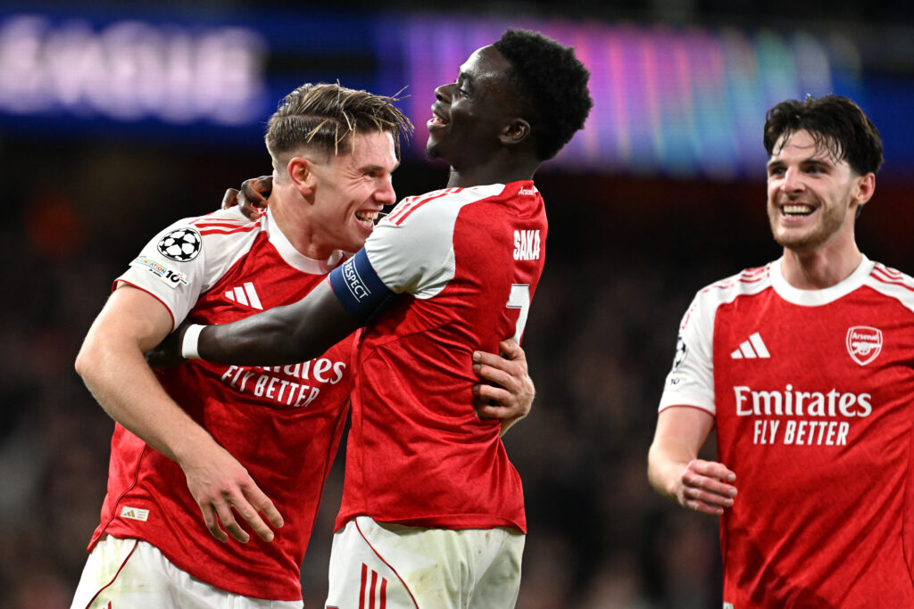 Bukayo Saka, Viktor Gyokeres and Declan Rice celebrate during an Arsenal game