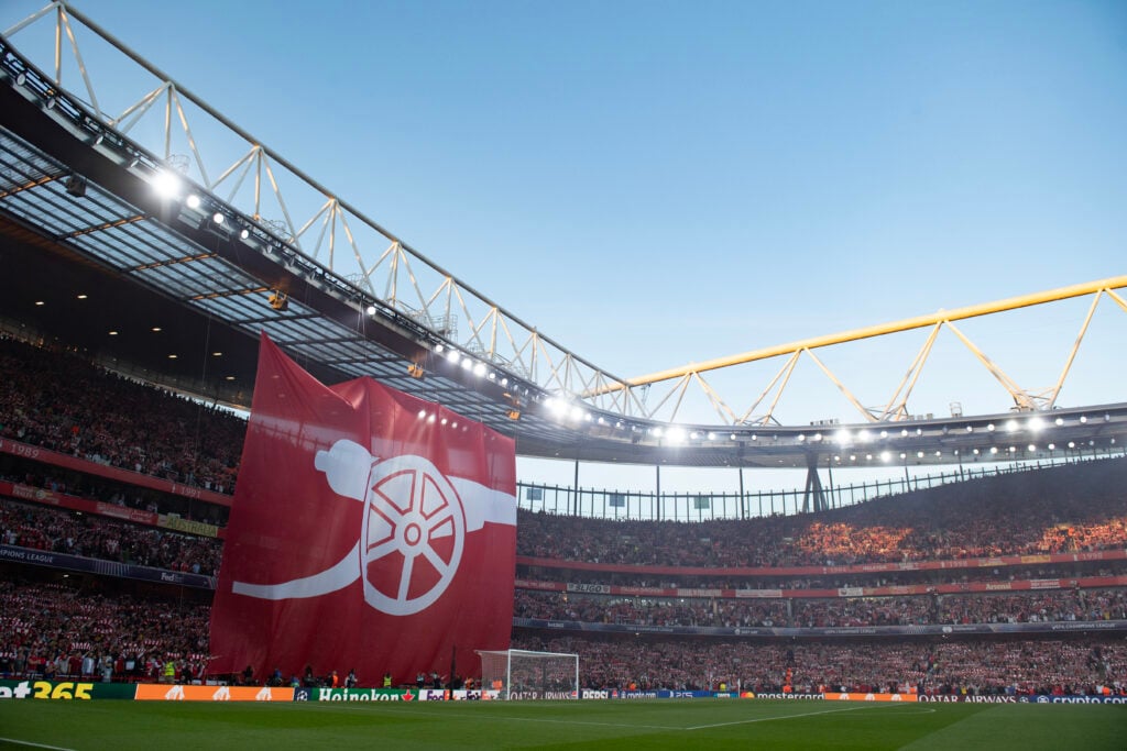 Arsenal unveil a cannon-design tifo before the game against PSG