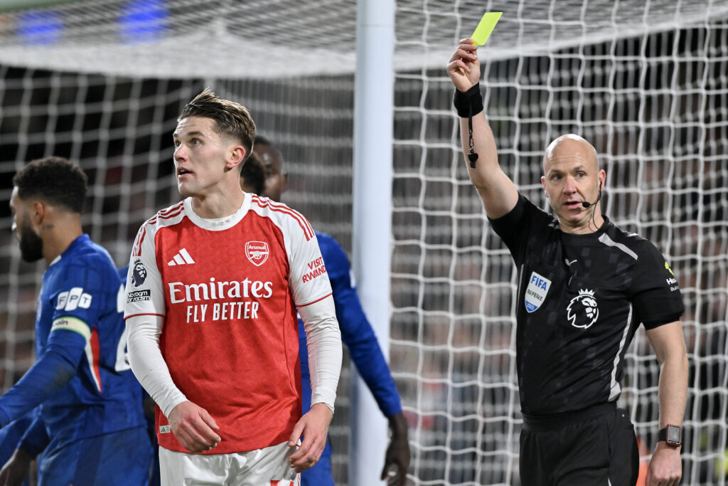 Viktor Gyokeres of Arsenal is shown the yellow card by Referee Anthony Taylor during the Premier League match between Chelsea and Arsenal.