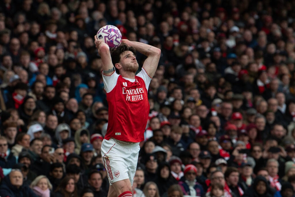 Declan Rice takes a long throw during an Arsenal game