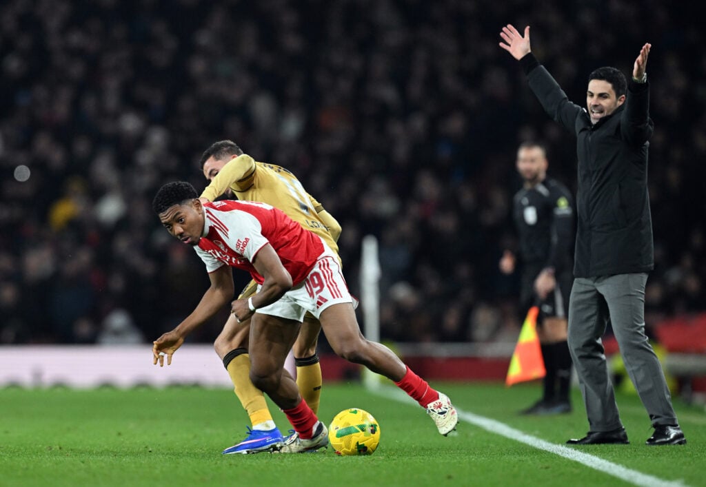 Mikel Arteta protests as Myles Lewis-Skelly gets fouled during Arsenal vs Crystal Palace