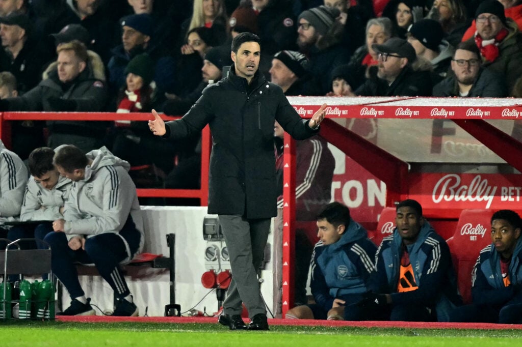 Mikel Arteta reacts on the touchline during Nottingham forest vs Arsenal