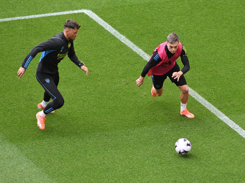 Leandro Trossard dribbles past Ben White during an Arsenal Training Session