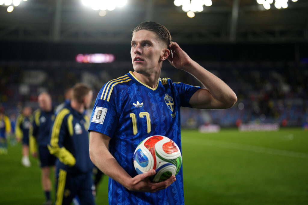 Viktor Gyokeres with the match ball after his hat-trick for Sweden against Ukraine