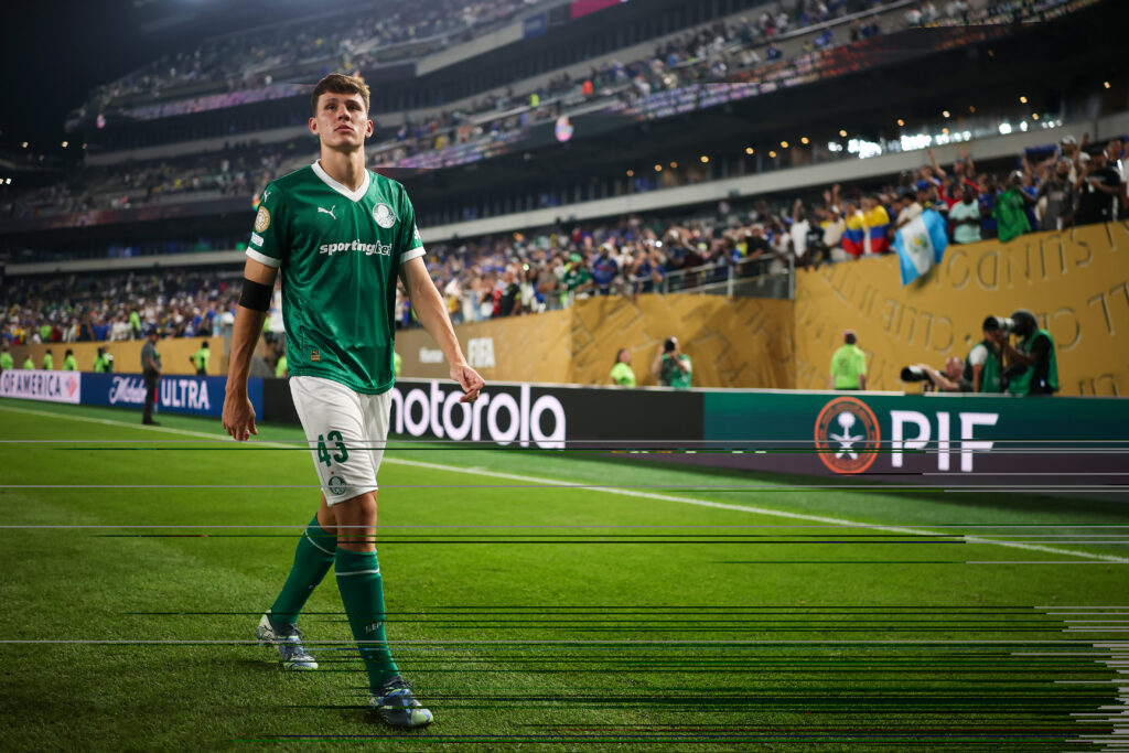 Luis Benedetti in action for Palmeiras