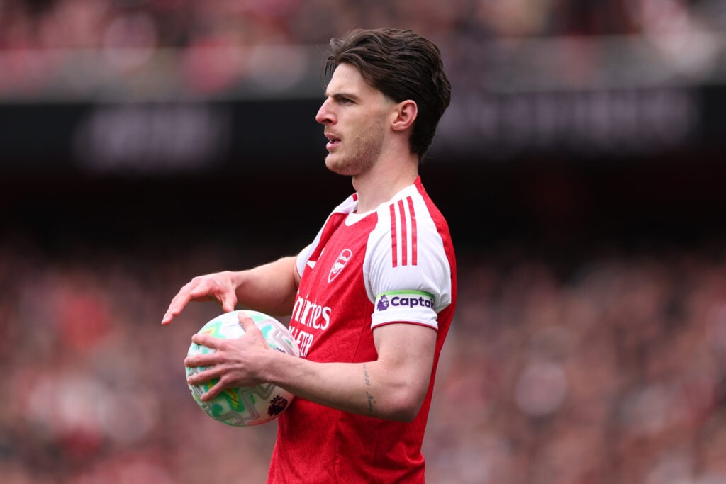 Declan Rice holding the ball during an Arsenal game