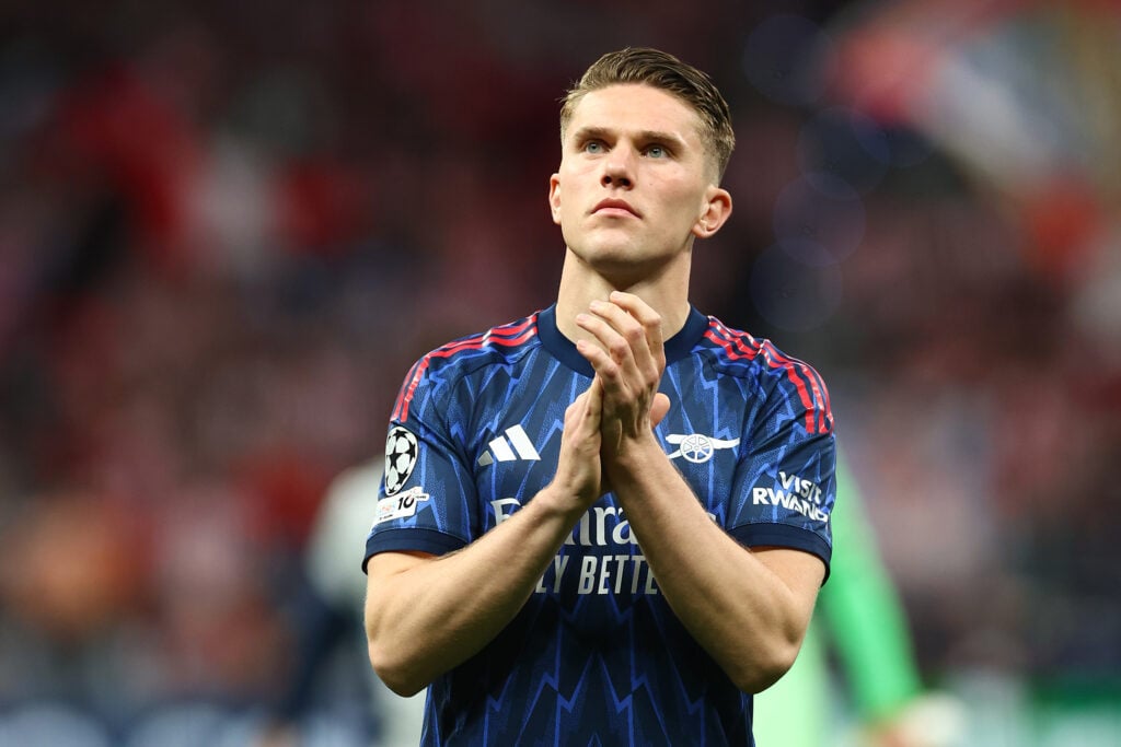 Viktor Gyokeres of Arsenal applauds the fans at the end of the UEFA Champions League 2025/26 Semi Final First Leg match between Atletico de Madrid and Arsenal.